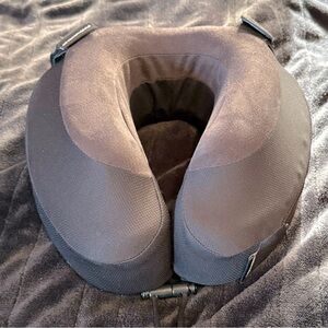 Cabeau neck/airplane pillow with attachment straps. Used only a few times.